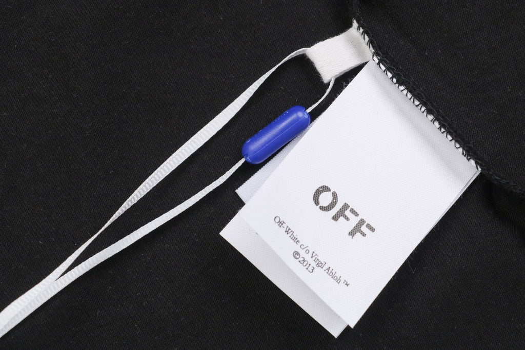 Off-White Spray Paint Arrow Print Short Sleeve Tee — Black
