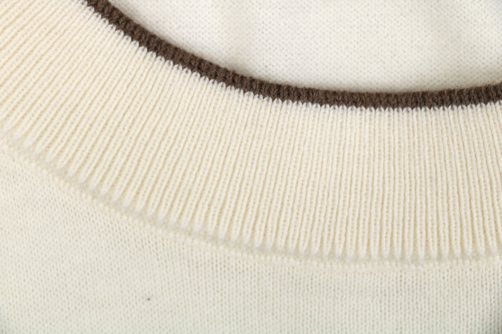 Brunello Cucinelli Black Tipping Cashmere Cotton Short Sleeve Knit Top — Cream