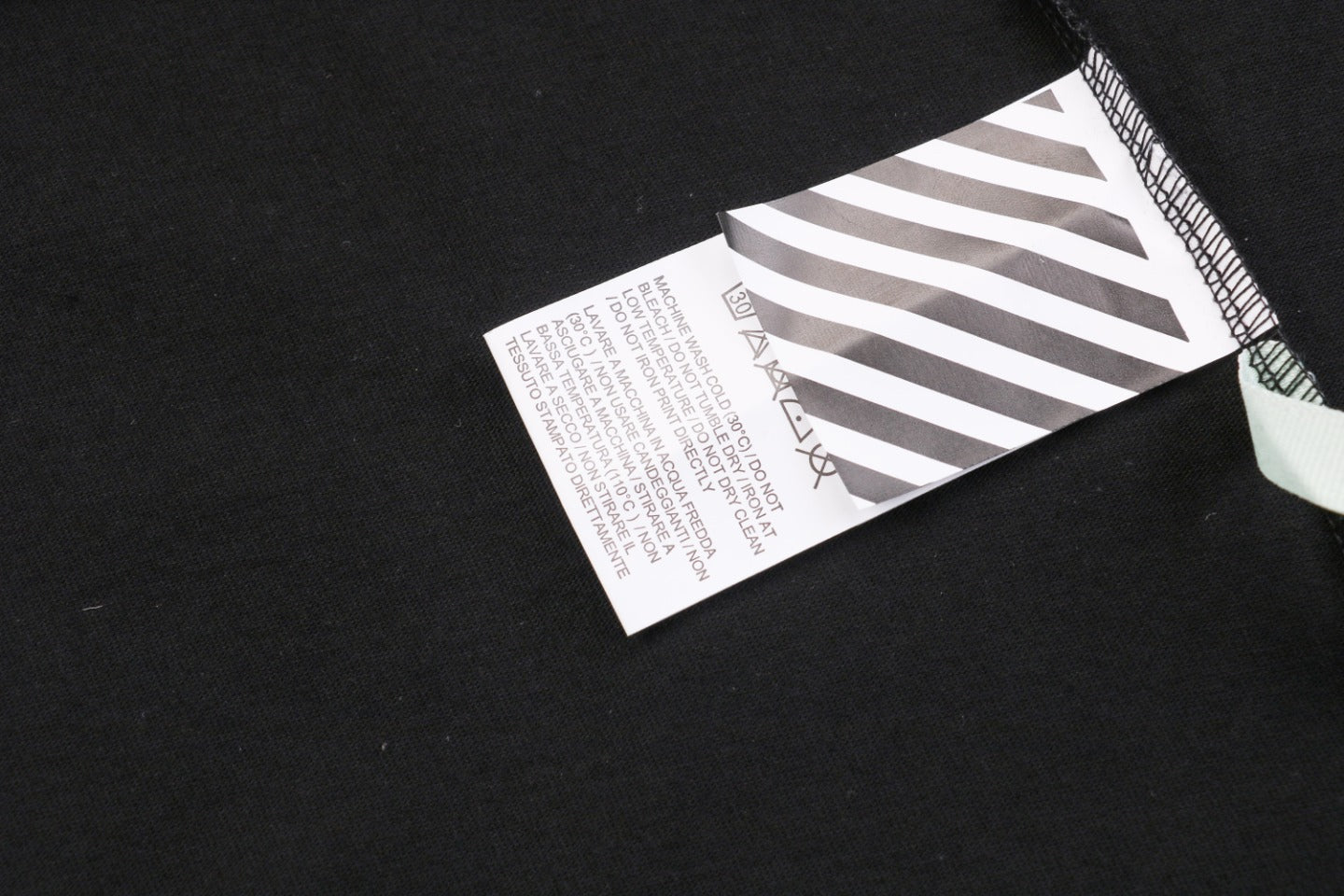 Off-White Co. Virgil Abloh 19SS Multicolor Dye Arrow Graphic Print Short Sleeve Tee – Black