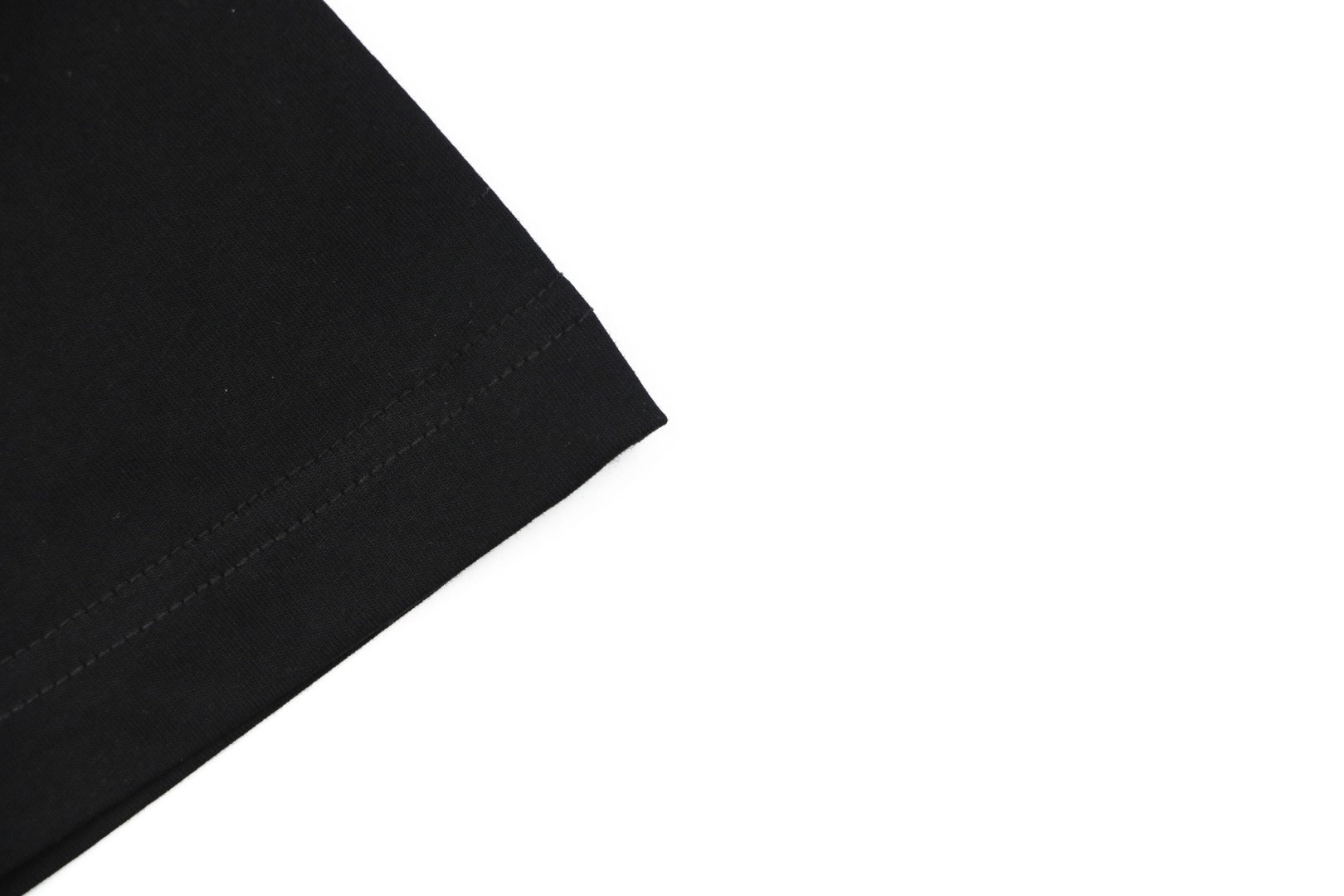 Burberry England Oversized Circle Logo Print Short Sleeve Tee – Black