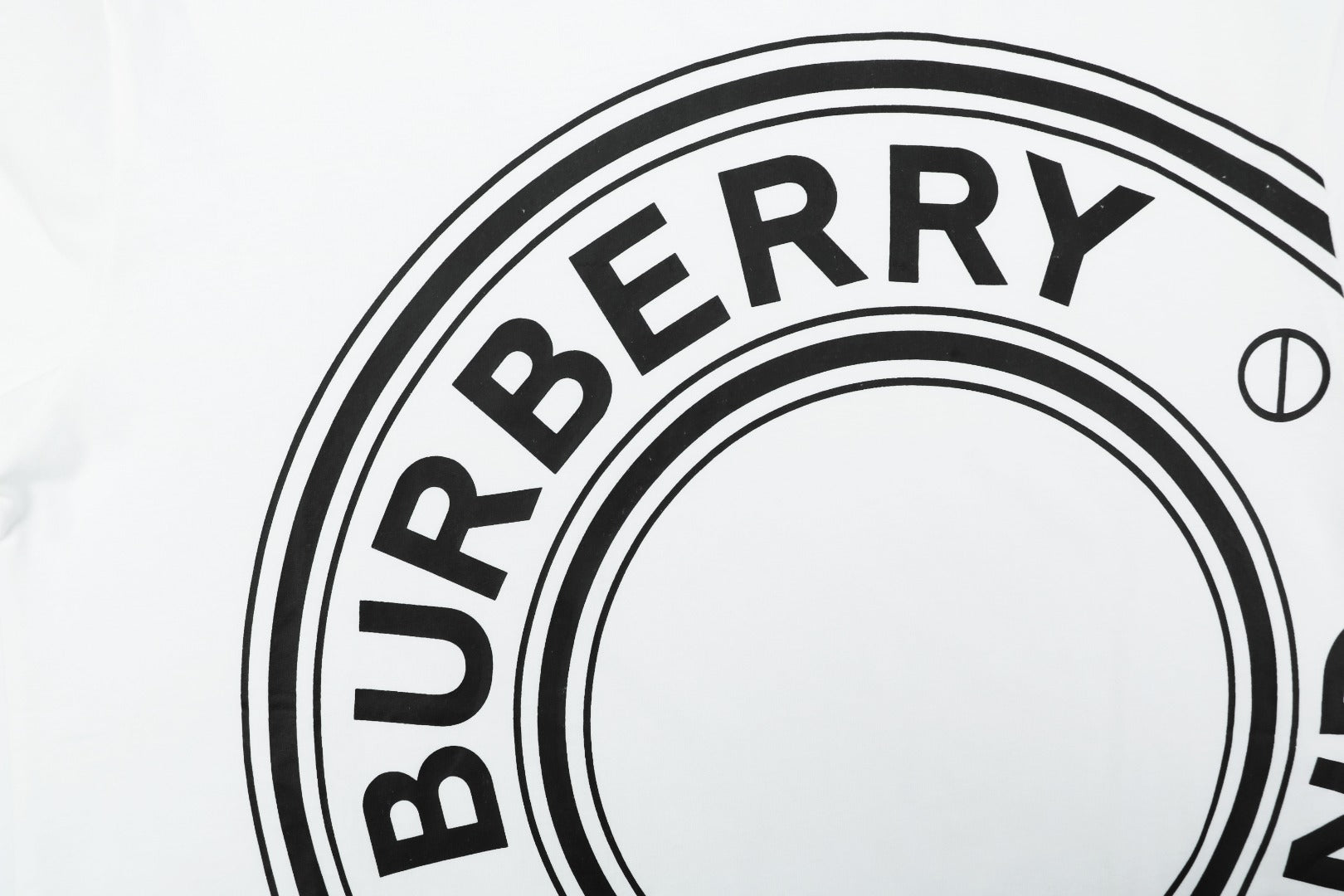 Burberry England Oversized Circle Logo Print Short Sleeve Tee – White