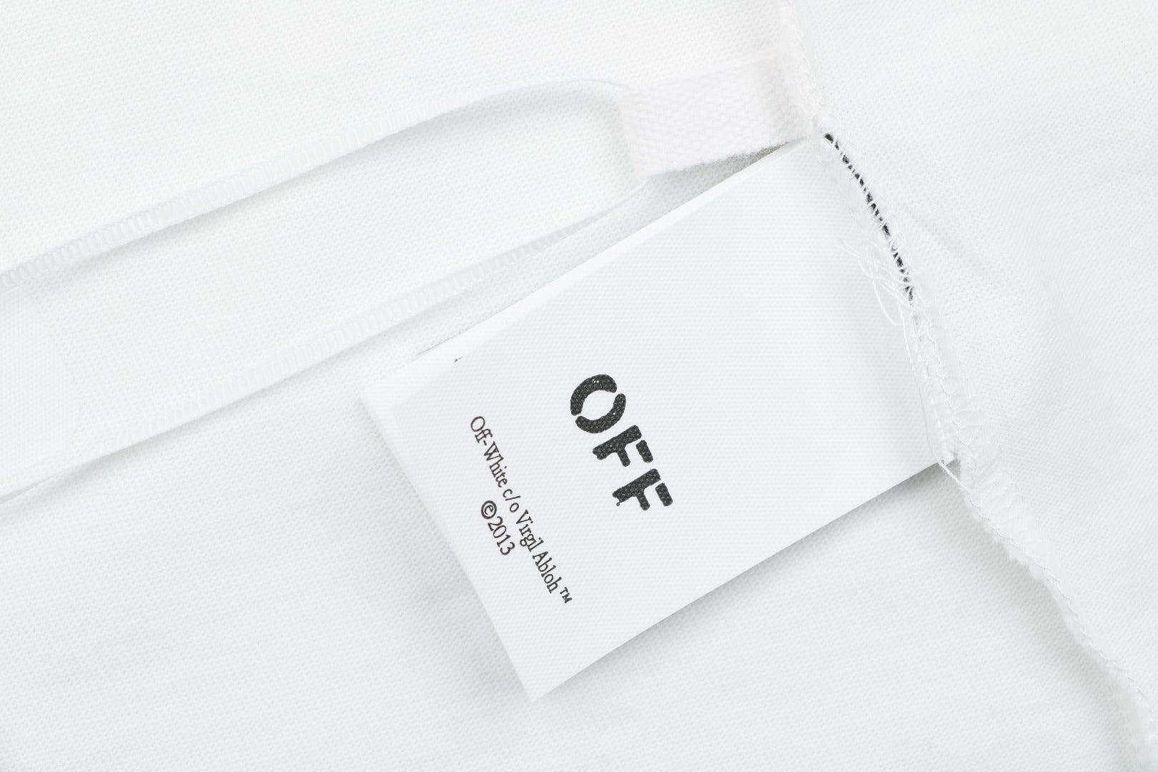 Off-White Gradient Interwoven Arrow Graphic Tee