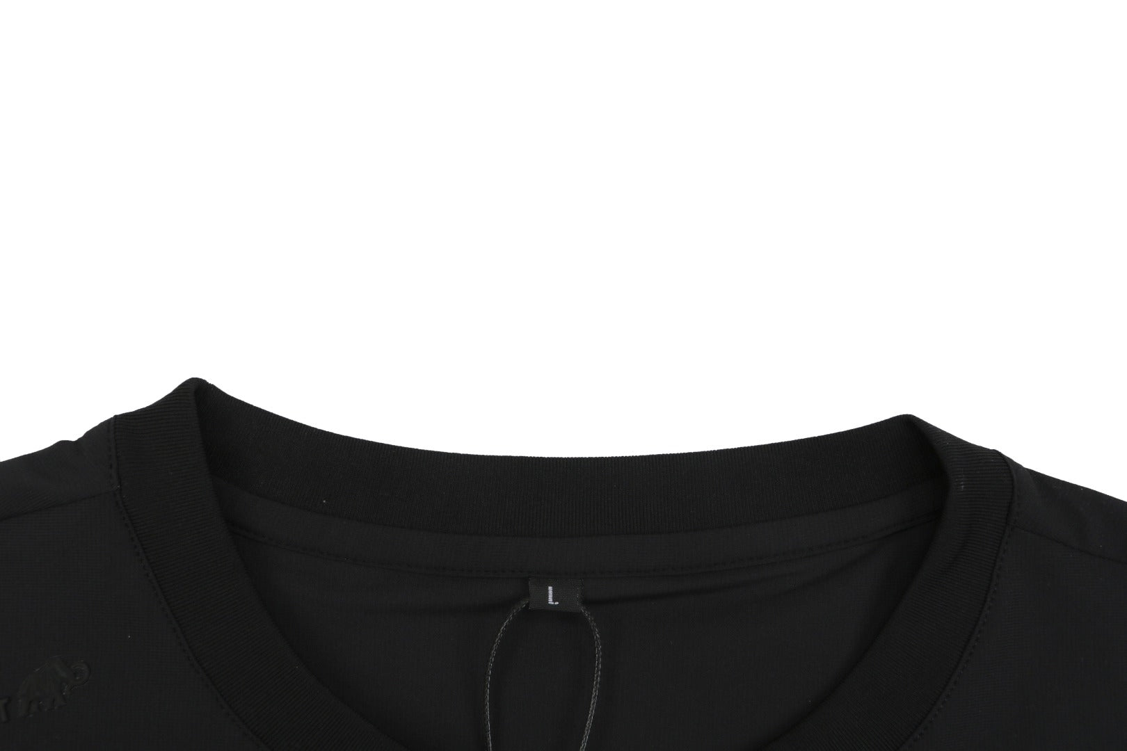 Mammut Tech Jacquard Mammoth Logo Embroidered Tee — Tech Black
