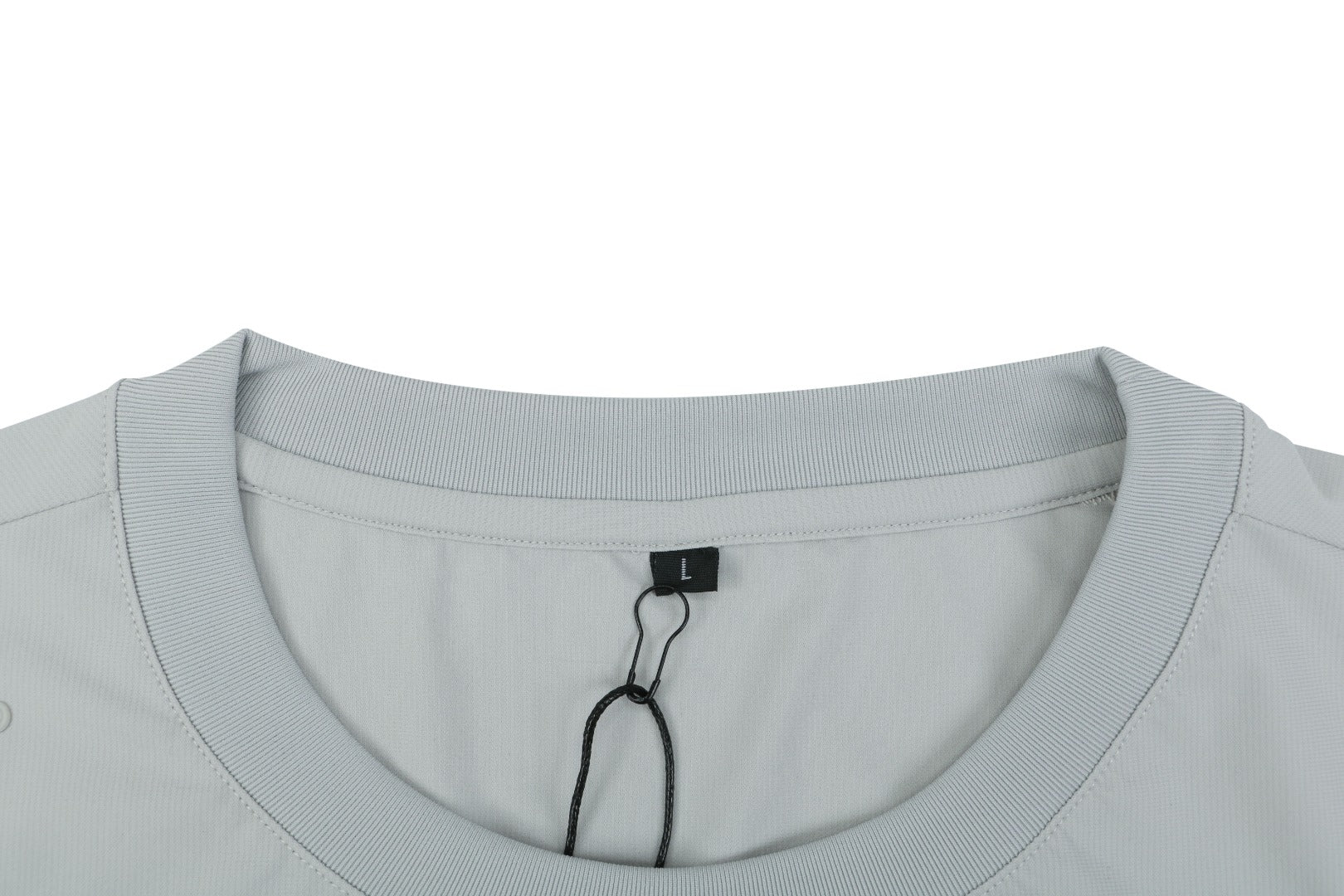 Mammut Tech Jacquard Mammoth Logo Embroidered Tee — Tech Grey